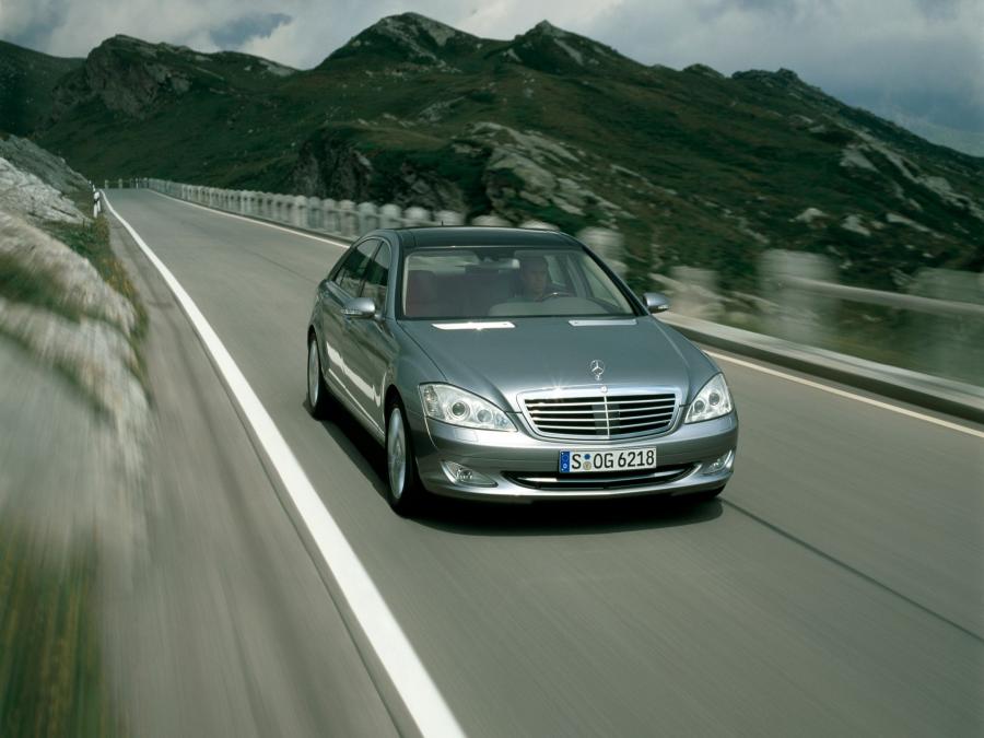  Mercedes-Benz S500 (W221) 2005 года  (фото 18 из 31)